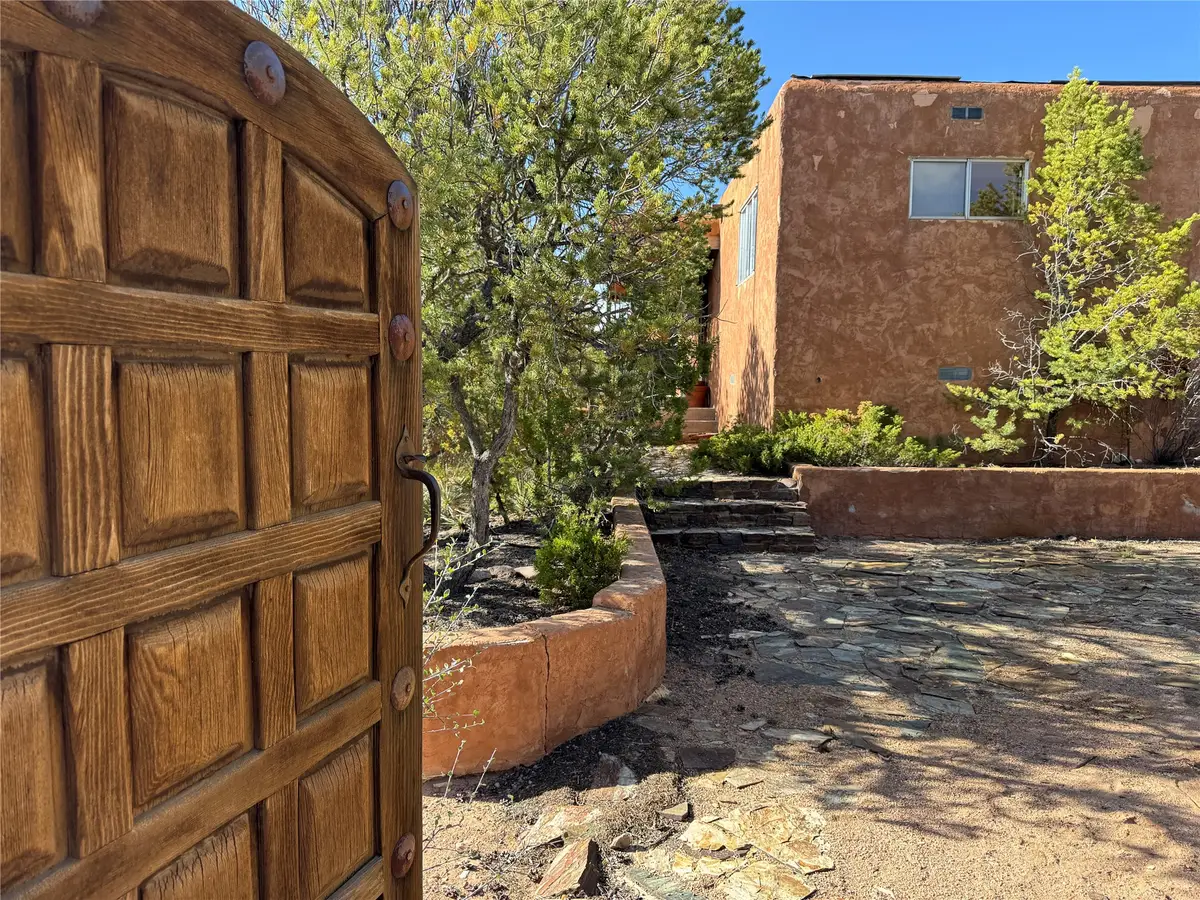 1092 Mansion Ridge Road, Santa Fe, NM 87501 - #1