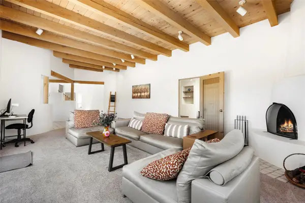 219 La Marta Court, Santa Fe, NM 87501
