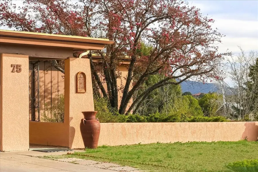 75 Mesa Verde, Los Alamos, NM 87547 - #2