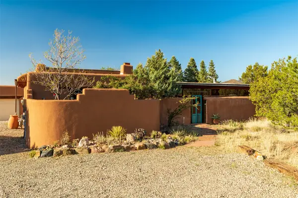 9 Domingo Road, Santa Fe, NM 87508