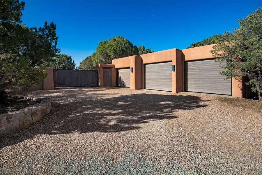 946 Cerro De La Paz, Santa Fe, NM 87501 - #2