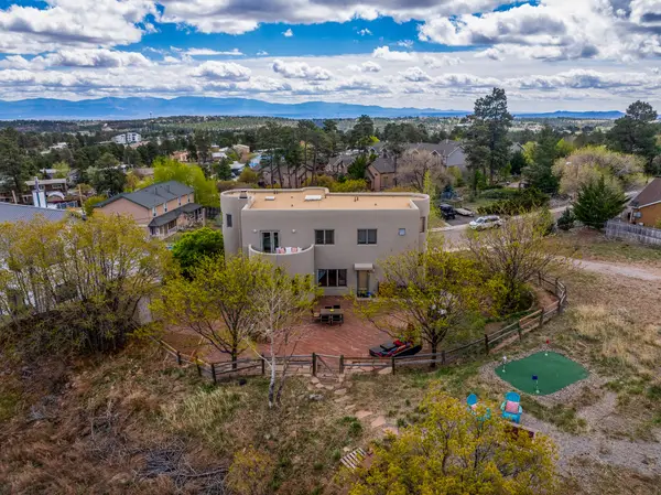 2385 48th, Los Alamos, NM 87544