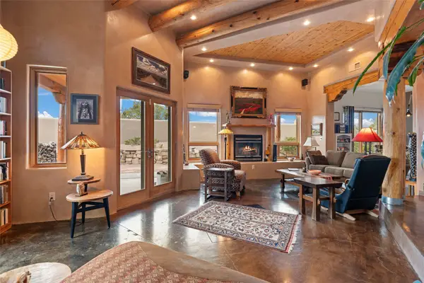 3 Avenida De Mercedes, Santa Fe, NM 87506