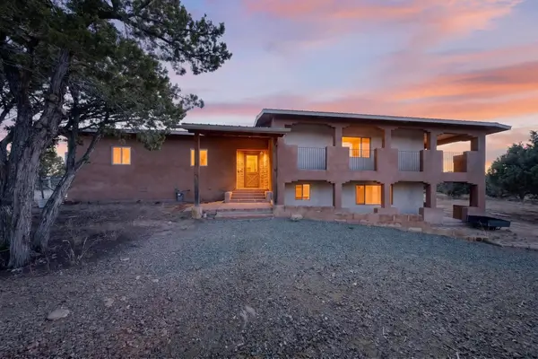 1302 Amarante Road, Santa Fe, NM 87507