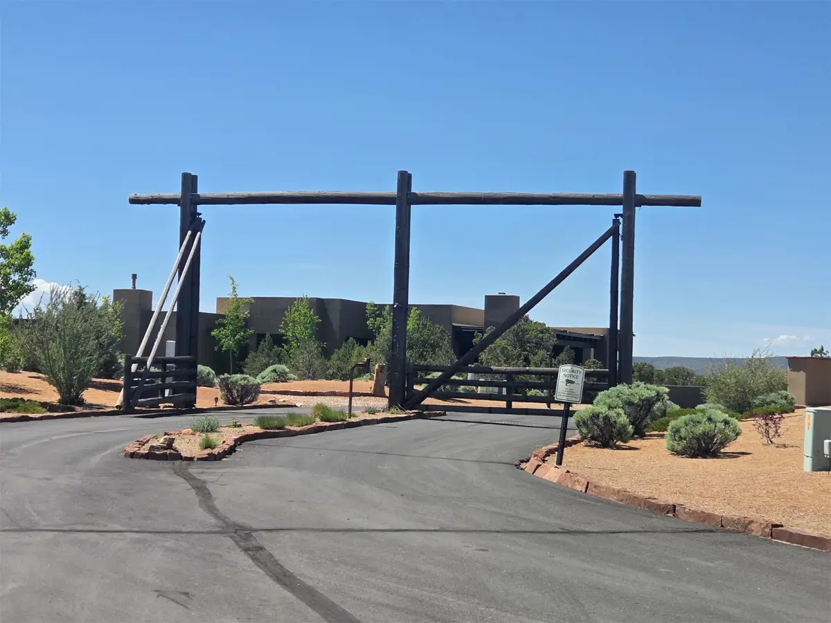 18 Via De Las Yeguas, Santa Fe, NM 87506 - #1