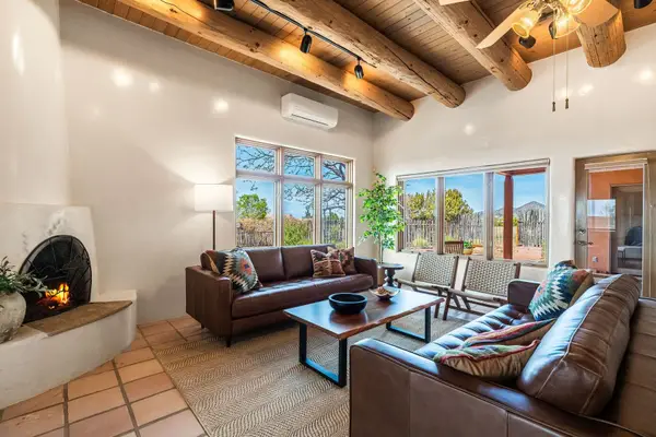 22 Descanso Road, Santa Fe, NM 87506