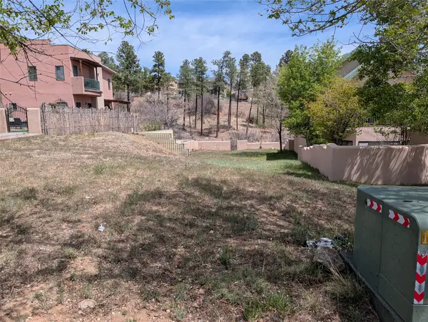 4090 Alabama, Los Alamos, NM 87544
