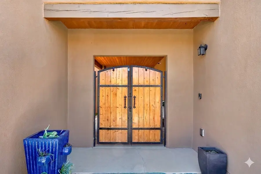 33 Caballo Viejo, Santa Fe, NM 87508 - #3