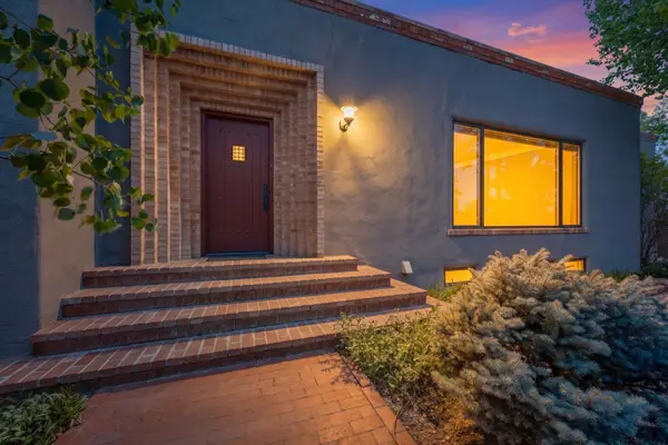 1031 Don Diego, Santa Fe, NM 87505