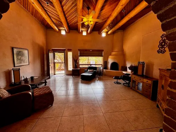 7 Azulejo Court West, Santa Fe, NM 87508