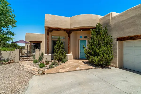 79 Chili Line Road E, Santa Fe, NM 87508