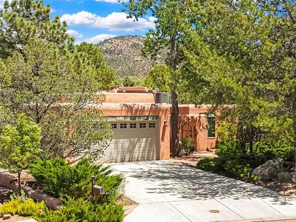 691 Callecita Jicarilla, Santa Fe, NM 87505