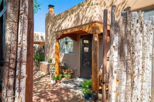 947 Lopez #2, Santa Fe, NM 87501
