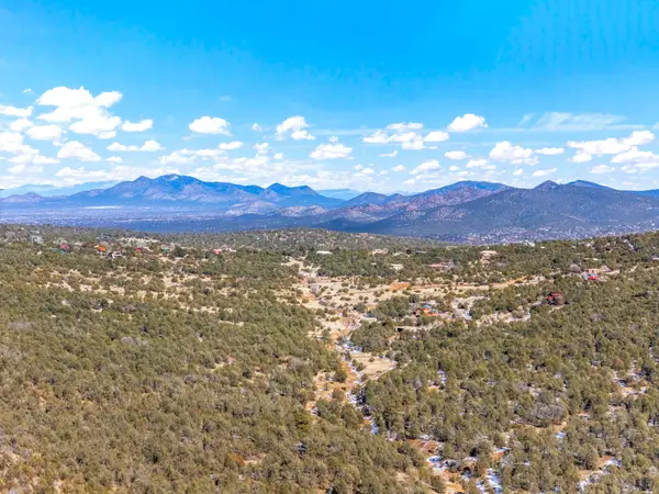 37 Bilotto Drive, Cedar Crest, NM 87008