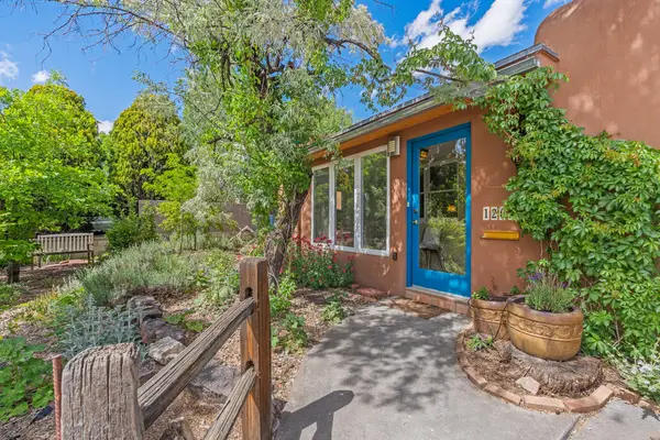 1209 Vitalia, Santa Fe, NM 87505