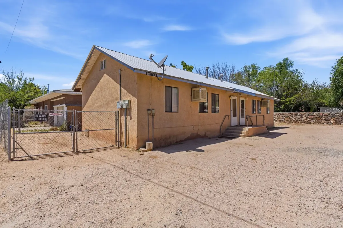 605 Chamisa W, Espanola, NM 87532 - #1