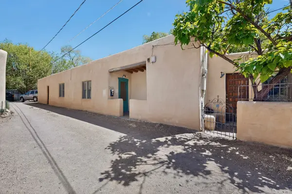 318 Pino Road, Santa Fe, NM 87505