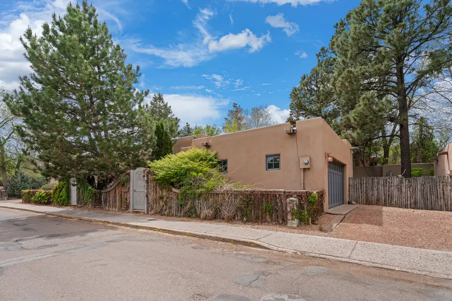 330 E Buena Vista Street #B, Santa Fe, NM 87505 - #3