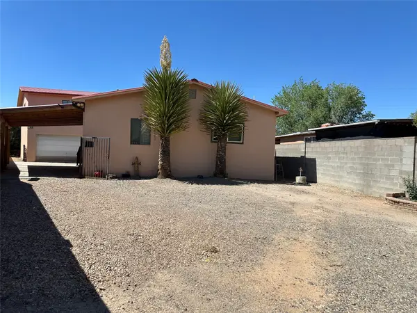 6487 Calle Kryshanna, Santa Fe, NM 87507