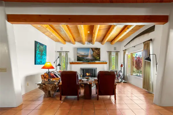 117 B Paseo Nopal, Santa Fe, NM 87507