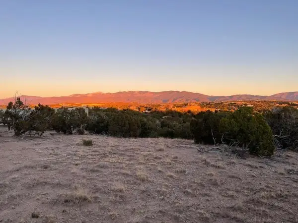 28 Paseo Del Halcon, Santa Fe, NM 87506