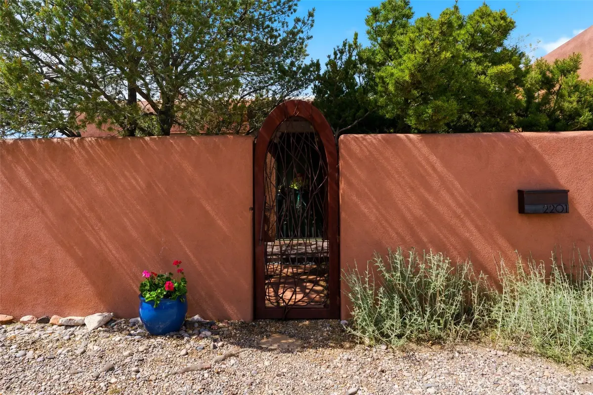 2201 Paseo De Los Chamisos, Santa Fe, NM 87505 - #1