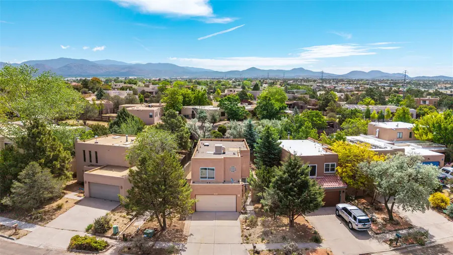 2933 Viaje Pavo Real, Santa Fe, NM 87505 - #2