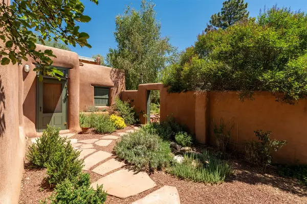22 La Vega, Galisteo, NM 87540