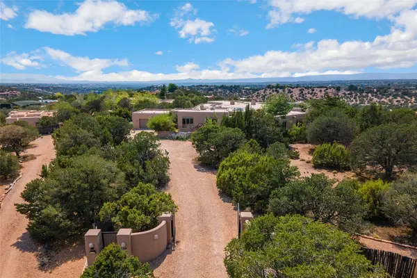 978 Indian Ridge, Santa Fe, NM 87501