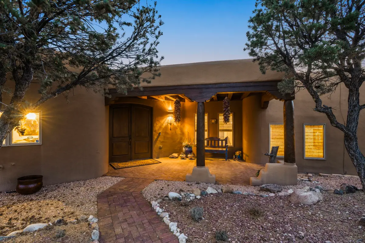 4 Vista Del Mundo, Santa Fe, NM 87506 - #1