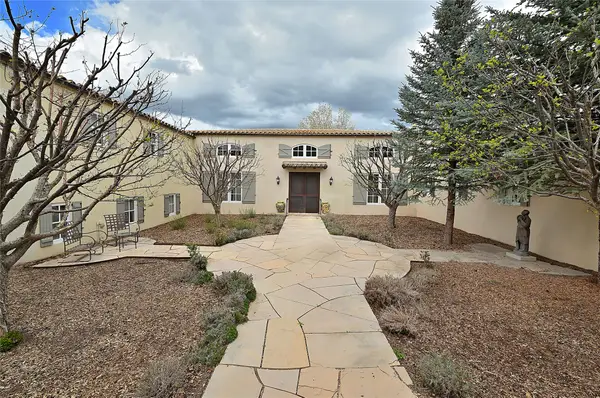 37 Rancho Escondido, Santa Fe, NM 87506