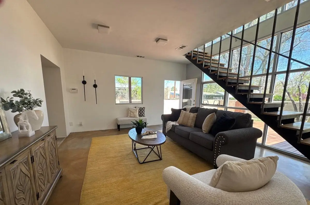 912 Hermosa Drive Ne, Albuquerque, NM 87110 - #1