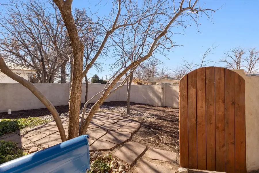912 Hermosa Drive Ne, Albuquerque, NM 87110 - #3