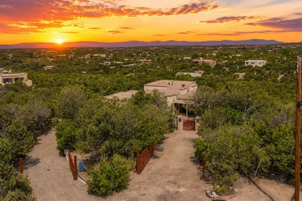 1064 Bishops Lodge Road, Santa Fe, NM 87501
