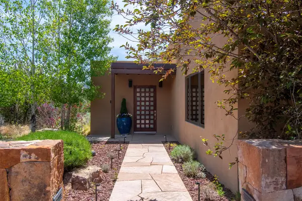 1858 Palacio Lane, Santa Fe, NM 87505