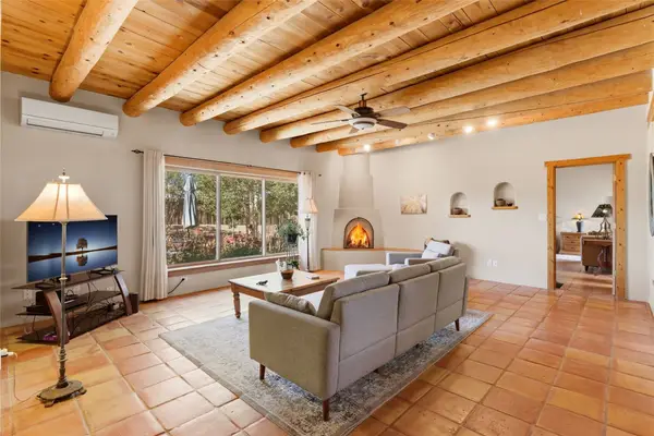 6 Moya Place, Santa Fe, NM 87508