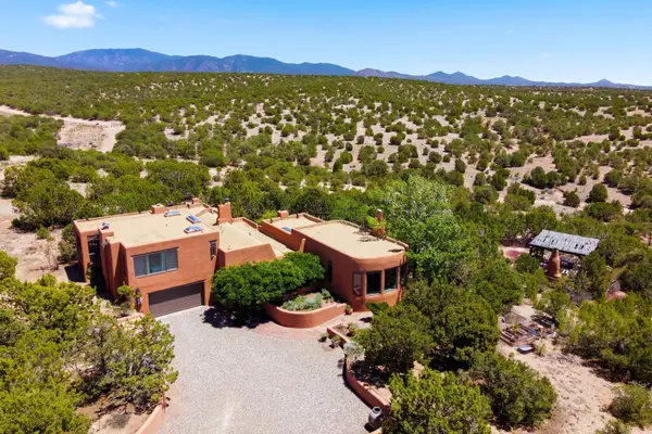 74 E Wildflower Drive, Santa Fe, NM 87506