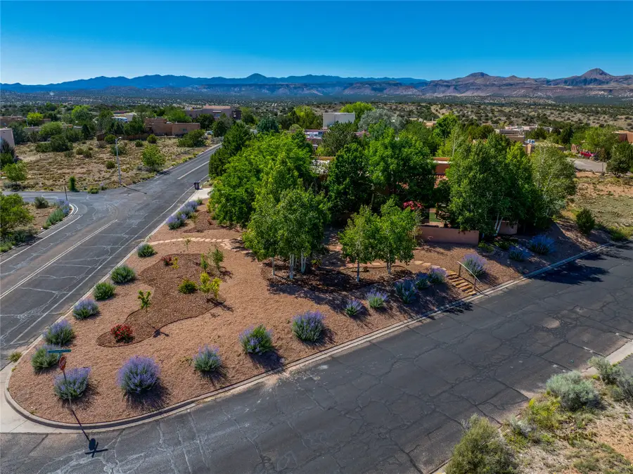 6100 Hoochaneetsa Plaza N, Cochiti Lake, NM 87083 - #2