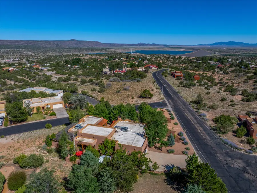 6100 Hoochaneetsa Plaza N, Cochiti Lake, NM 87083 - #3