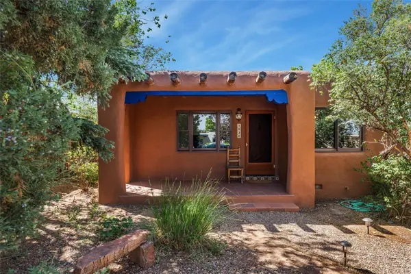1820 Kiva Road, Santa Fe, NM 87505