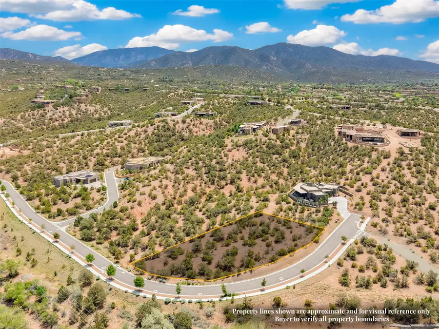 565 Calle Mirasol, Santa Fe, NM 87501 - #2