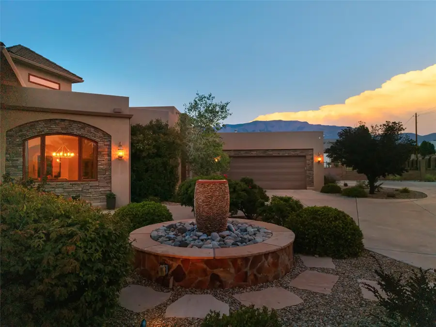 7921 Florence Avenue Ne, Albuquerque, NM 87122 - #2