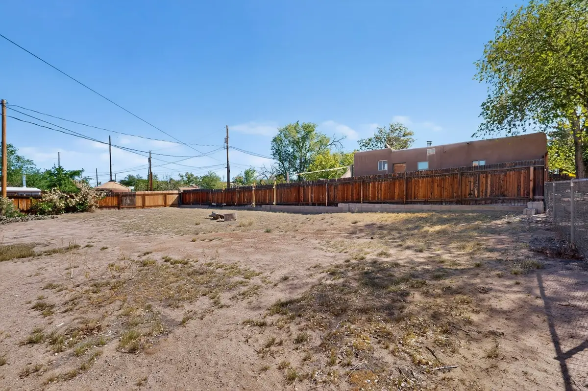 2907 Burton Avenue Se, Albuquerque, NM 87106 - #1