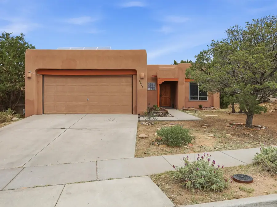 3224 Nizhoni Dr, Santa Fe, NM 87507 - #2