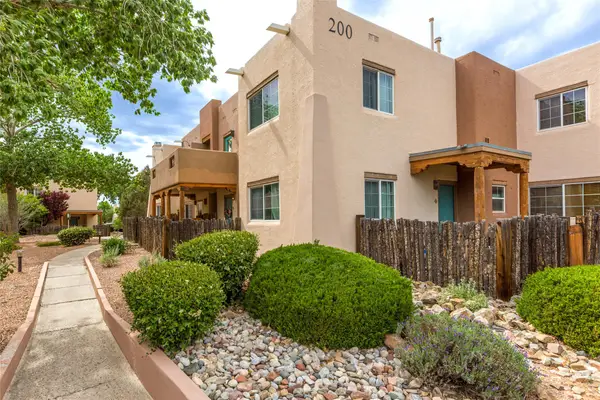 2210 Miguel Chavez #224, Santa Fe, NM 87505