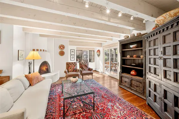 215 Harkins Lane, Santa Fe, NM 87501