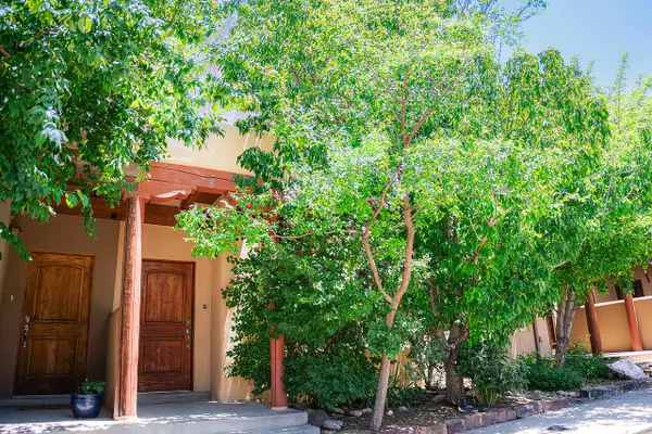 8 New Village Avenue, Santa Fe, NM 87508