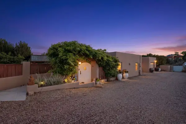 20 Moya Loop, Santa Fe, NM 87507