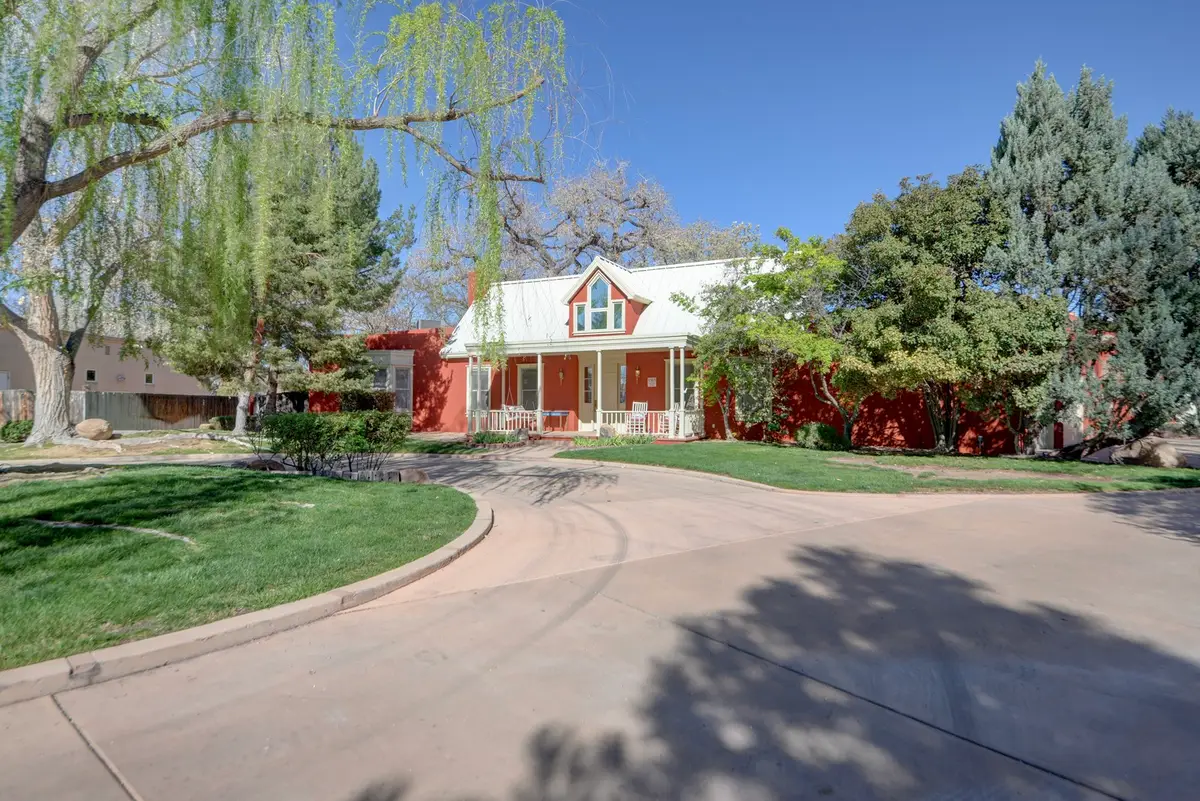 1515 Los Nietos, Los Ranchos De Albuquerque, NM 87107 - #1