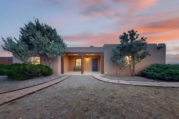 39 Cuesta Road, Santa Fe, NM 87508